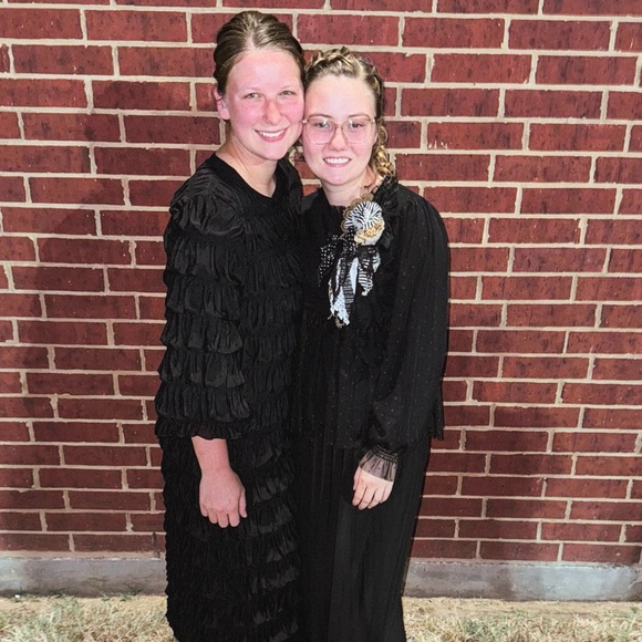 Meet your Posher, Shailee💗✨ - Picture 12 of 14